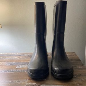 Black Rubber Rain Boots / Size 8